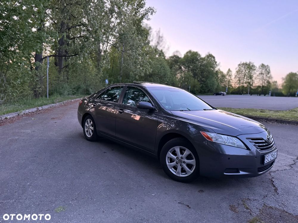 Toyota Camry 2.4 XLE - 5