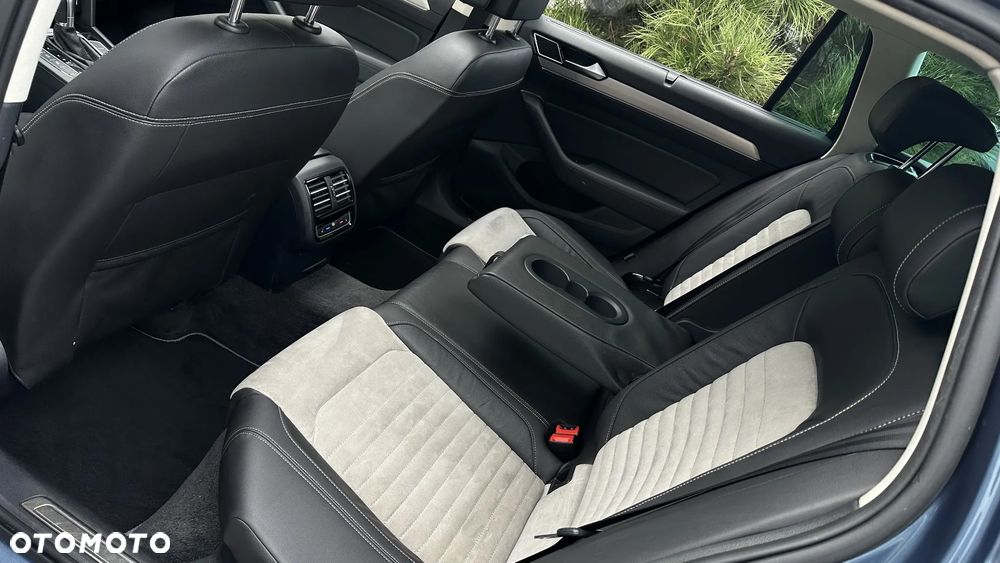 Volkswagen Passat Variant 2.0 TDI Bi-Turbo BMT 4Mot Highline DSG - 32