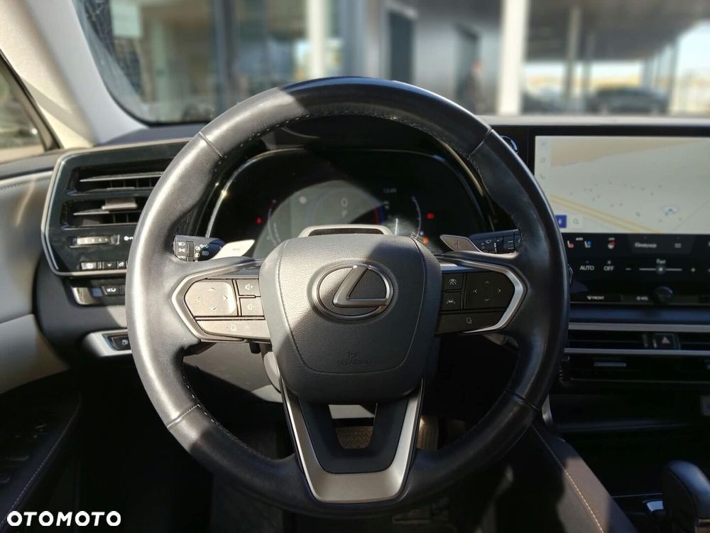 Lexus RX 2023