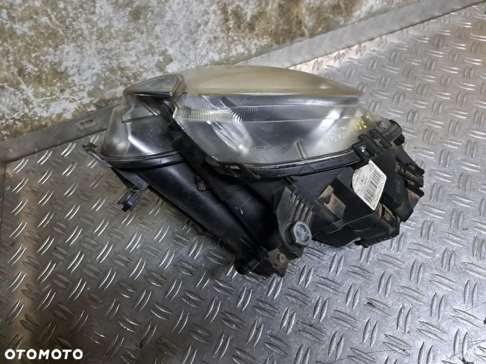 Lampa xenon Prawa Mini Cooper R56   UK - 2