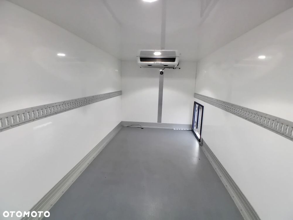 Volkswagen Crafter - 12