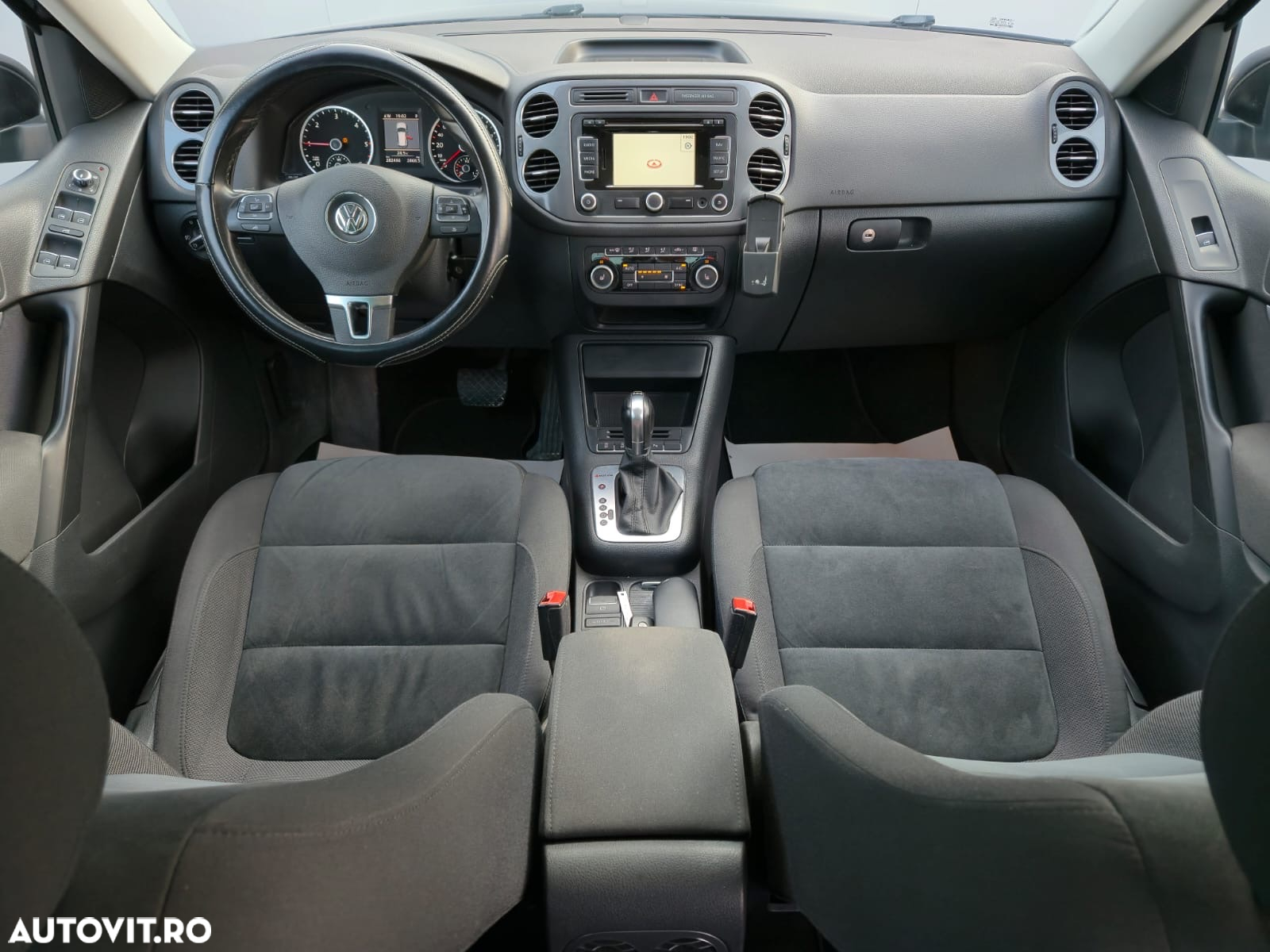 Volkswagen Tiguan 2.0 TDI 4Motion DSG Sport & Style - 9