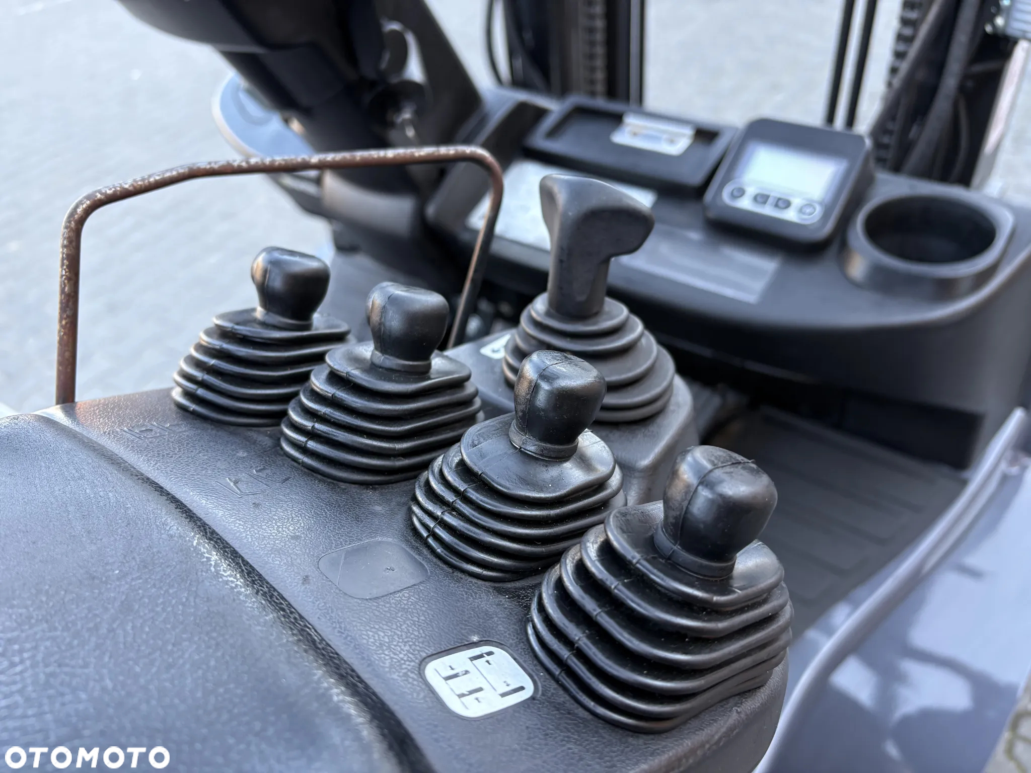 Toyota 02-8FDF25 - 28