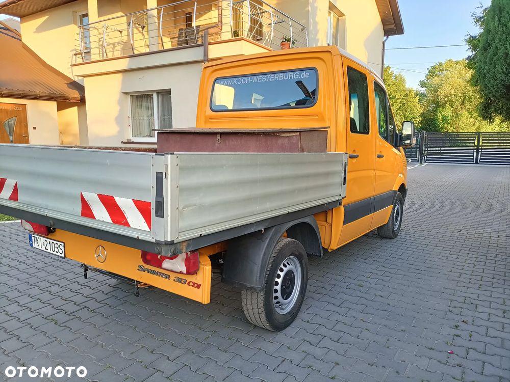 Mercedes-Benz 313 - 4