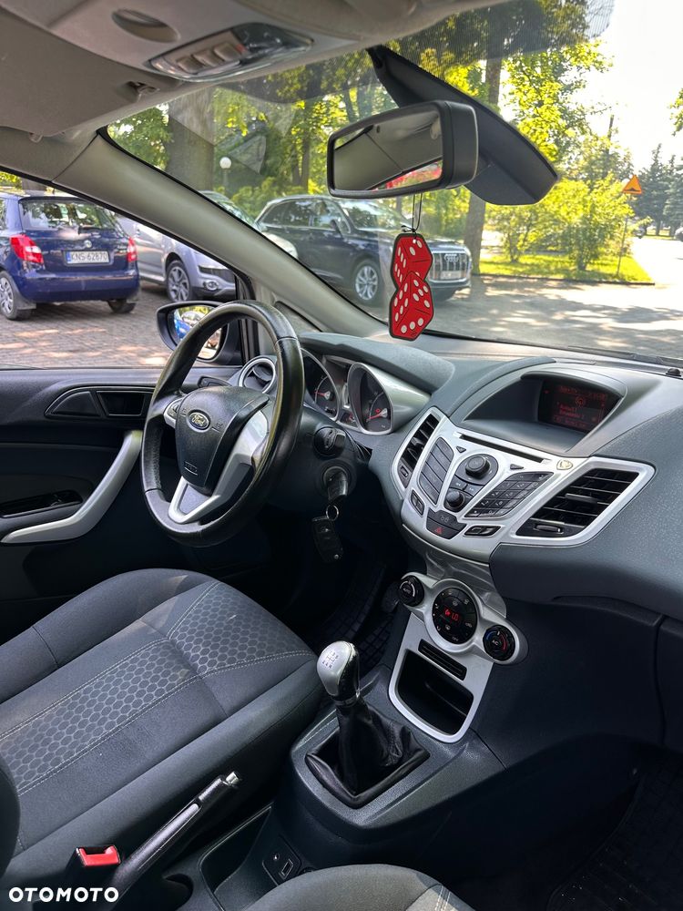 Ford Fiesta 1.25 Celebration - 27