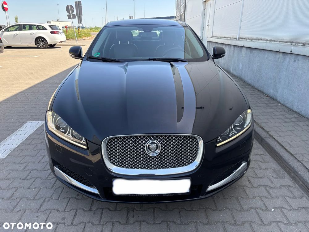 Jaguar XF 2.2 D Luxury - 6