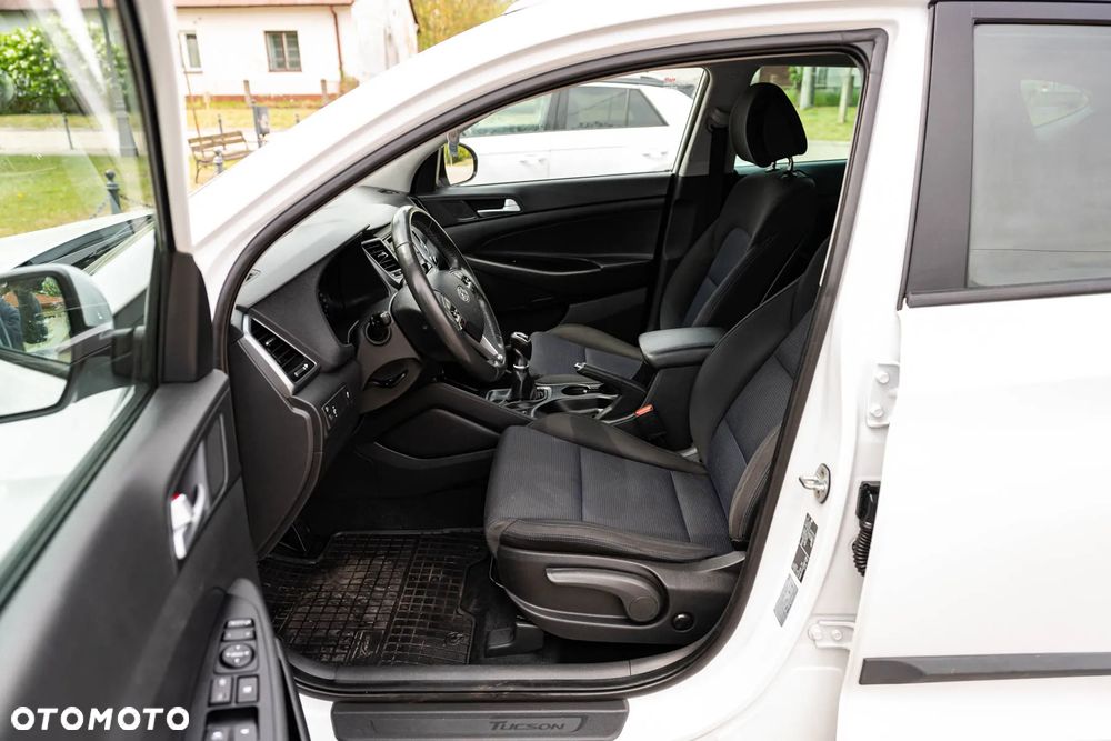 Hyundai Tucson 1.6 GDI BlueDrive Comfort 2WD - 10