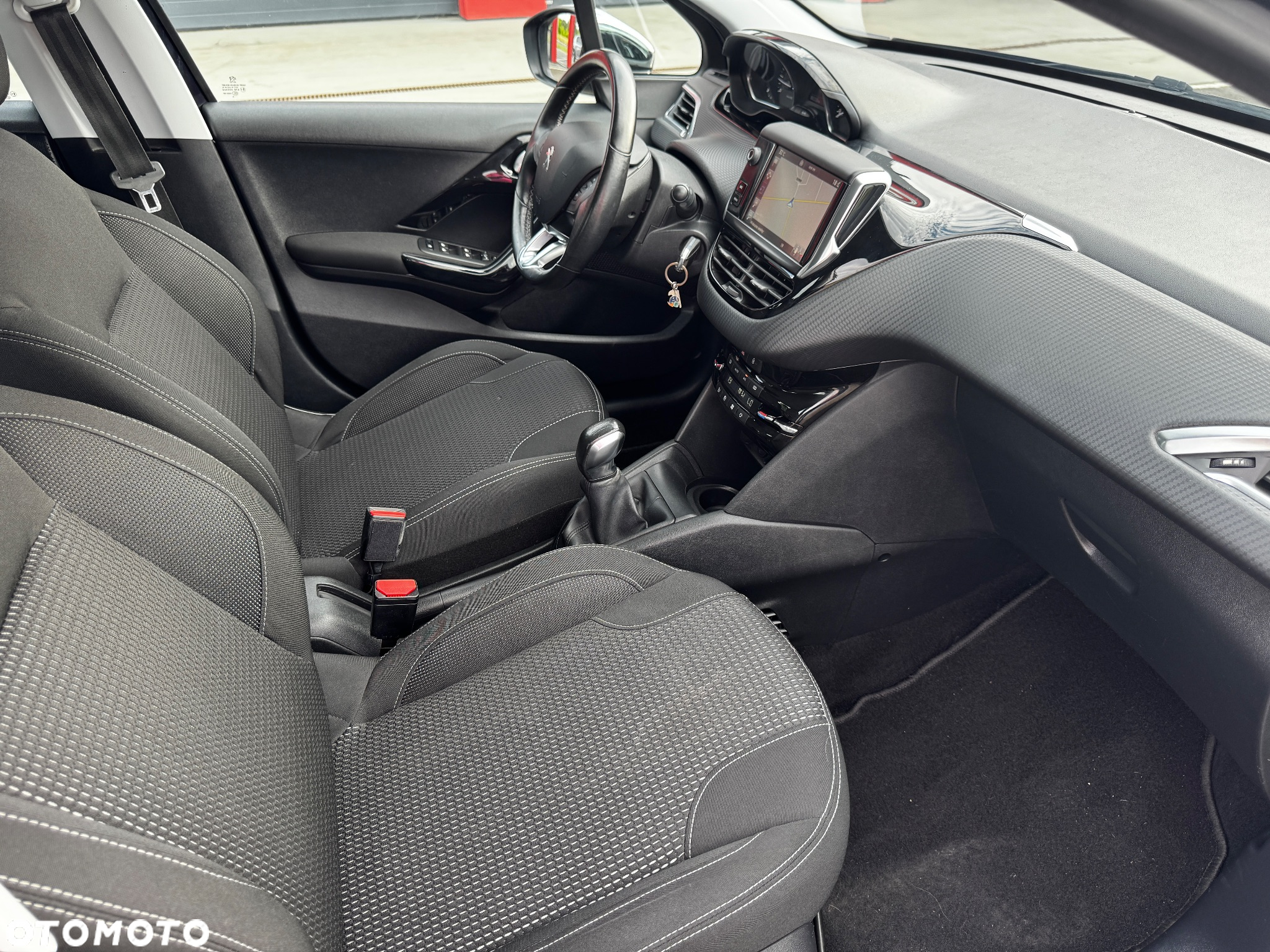 Peugeot 208 1.2 PureTech Allure - 16