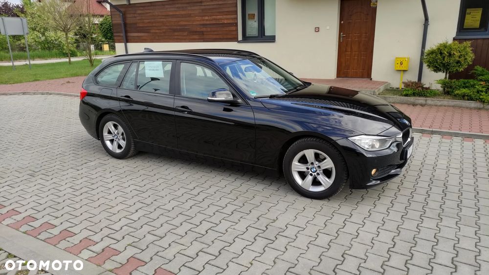 BMW Seria 3 320d DPF Edition Sport - 5