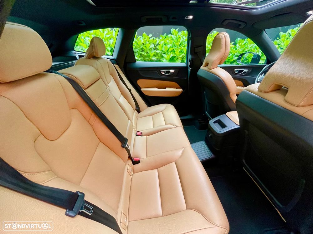 Volvo XC 60 2.0 T8 PHEV Momentum AWD - 12