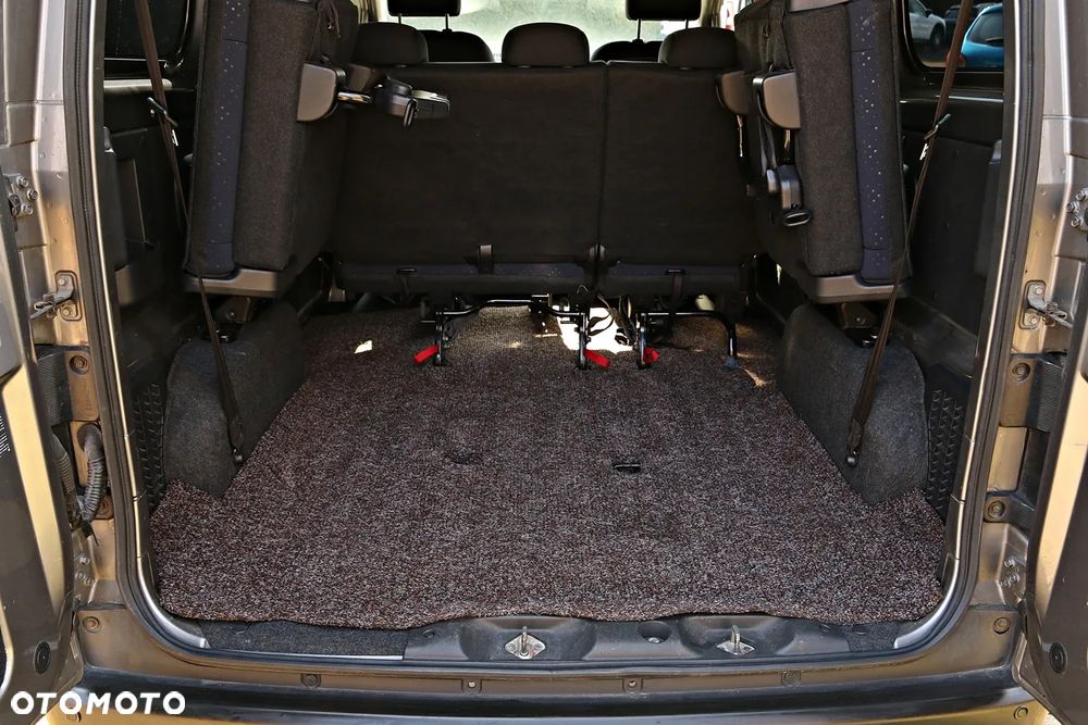 Nissan NV200 - 38
