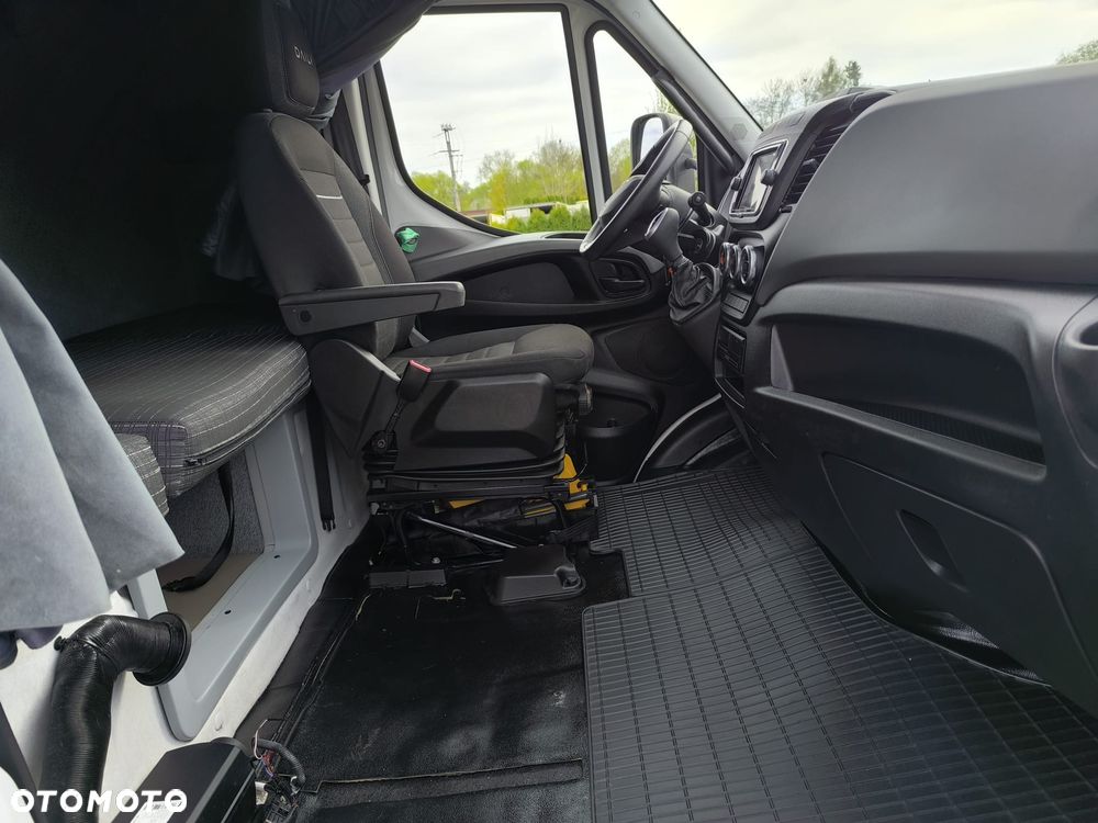 Iveco Daily 70C18 Sypialnia 2 Łóżka, WINDA!, 15 Palet, 2x Firana + Zsuwany Dach! - 20