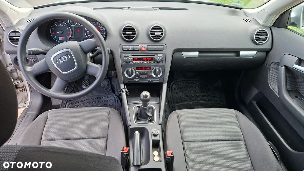 Audi A3 Sportback 1.6 Attraction - 9