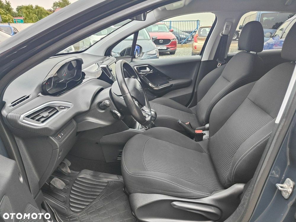 Peugeot 208 - 7
