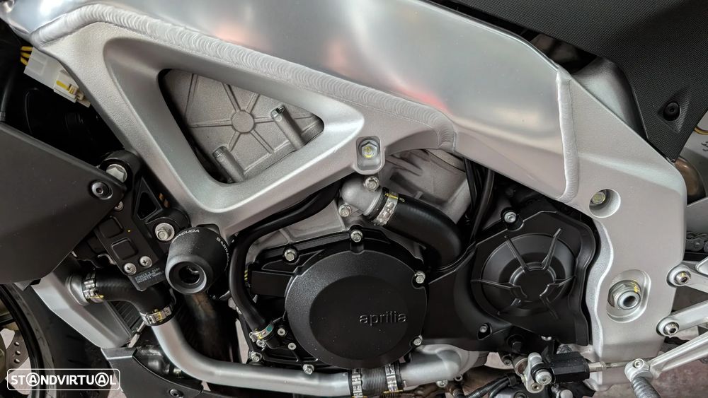 Aprilia Tuono V4R APRC - 13