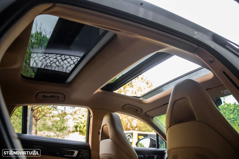 Porsche Panamera 4 E-Hybrid Platinum Edition - 43