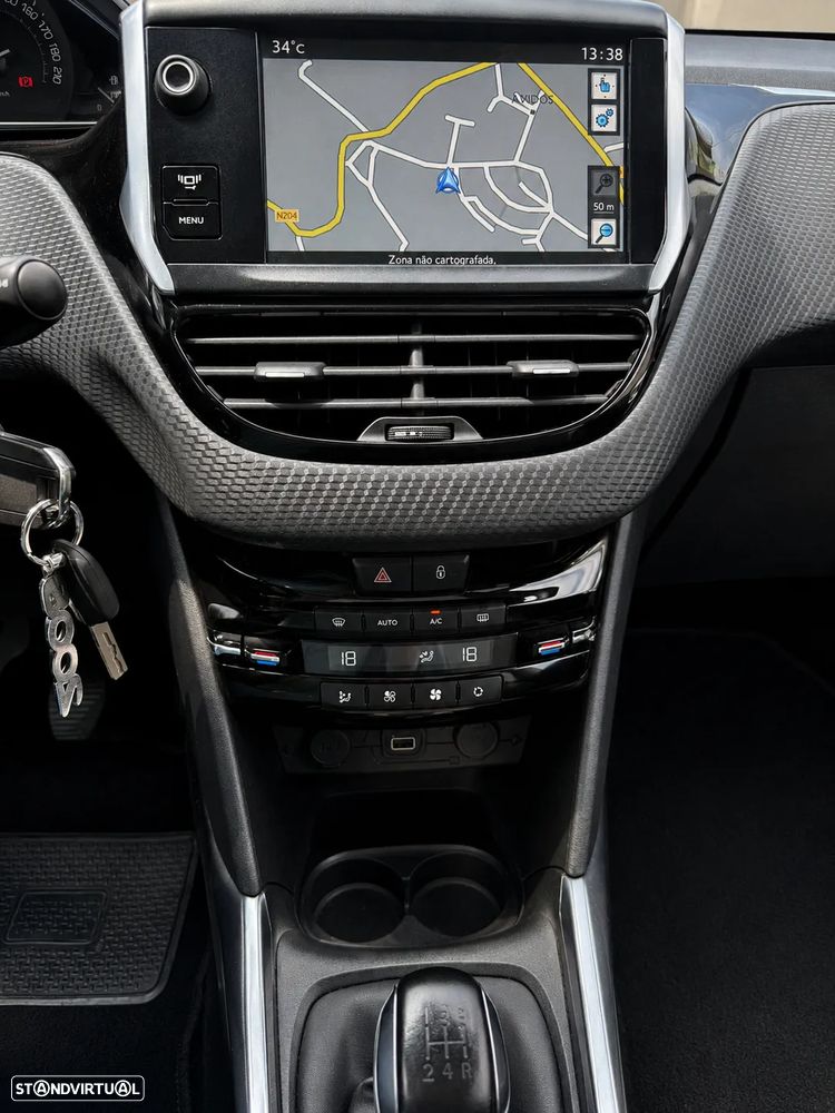 Peugeot 2008 1.2 PureTech Allure - 10