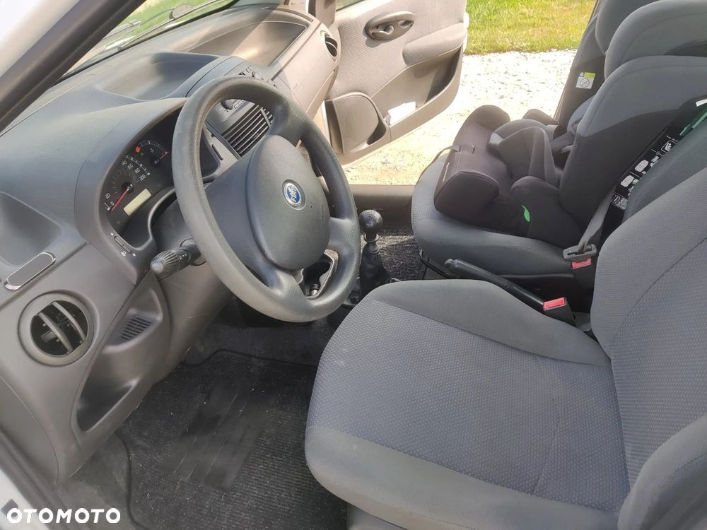 Fiat Punto 1.2 8V - 10