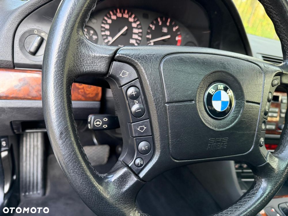BMW Seria 5 540i - 13