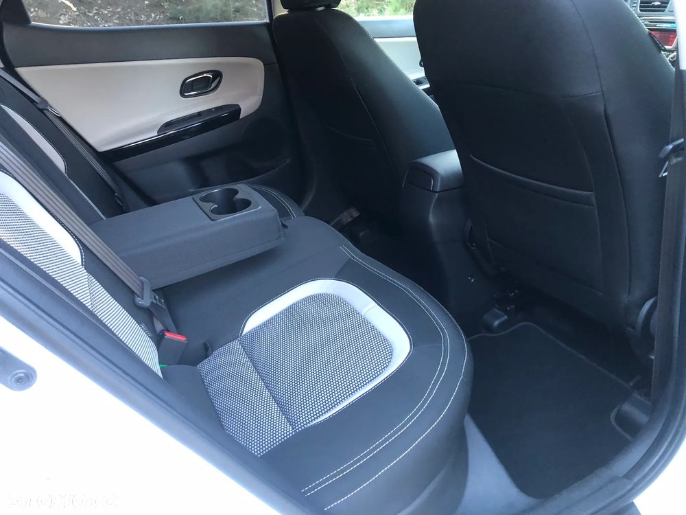 Kia Ceed 1.6 CRDi 128 Dream Team Edition - 30