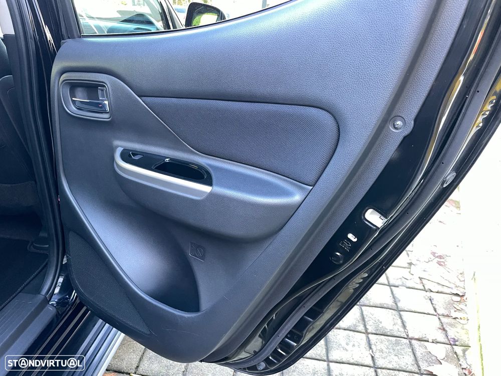 Mitsubishi L200 2.3 DI-D CD Invite Strakar Look 2WD - 33