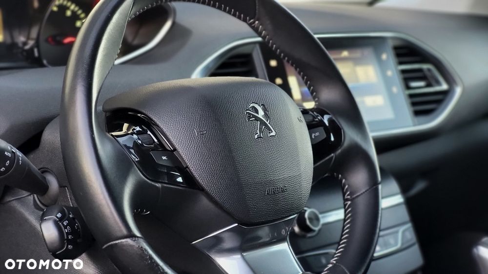 Peugeot 308 1.2 PureTech Business Line S&S - 14
