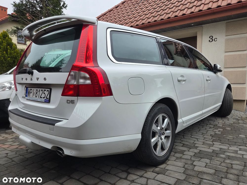 Volvo V70 D5 Summum - 4