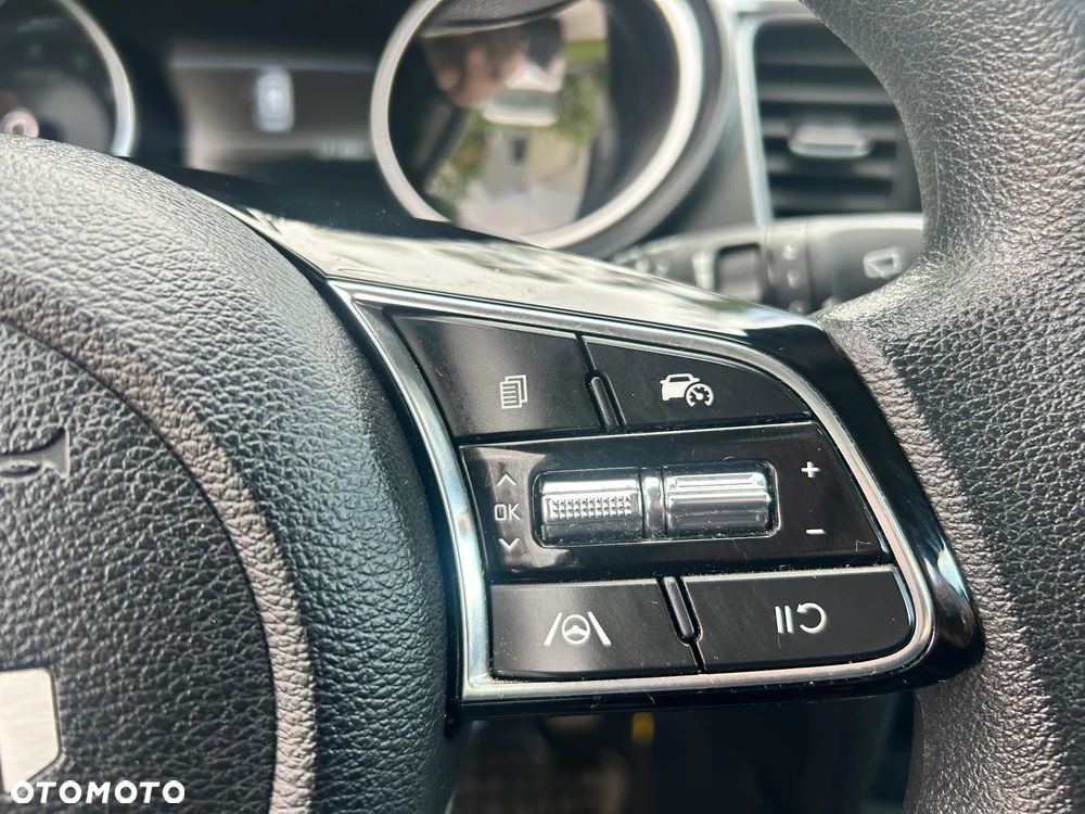 Kia Ceed - 16
