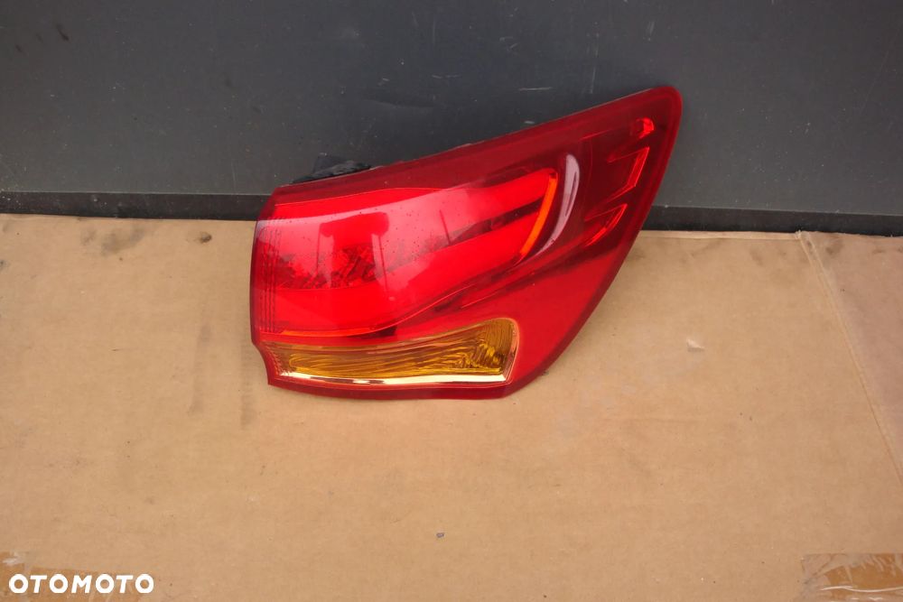KIA CEED II 12-18 kombi  lampa prawa tylna LED  stan bdb