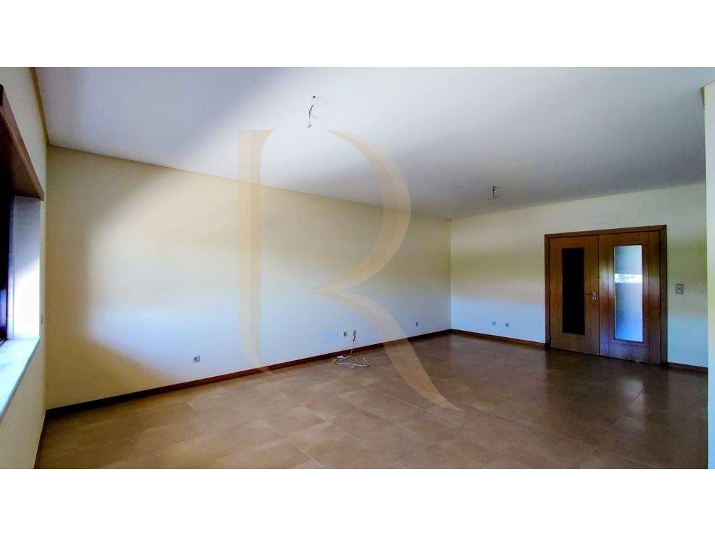 Apartamento T3 com arrecadação, elevador nas Colinas do Sul - Paio ... - Grande imagem: 3/29