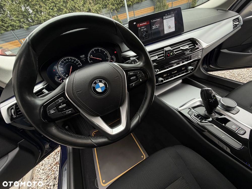 BMW Seria 5 520d - 29