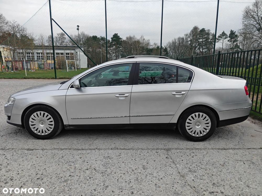 Volkswagen Passat 2.0 TDI DPF DSG Comfortline - 2