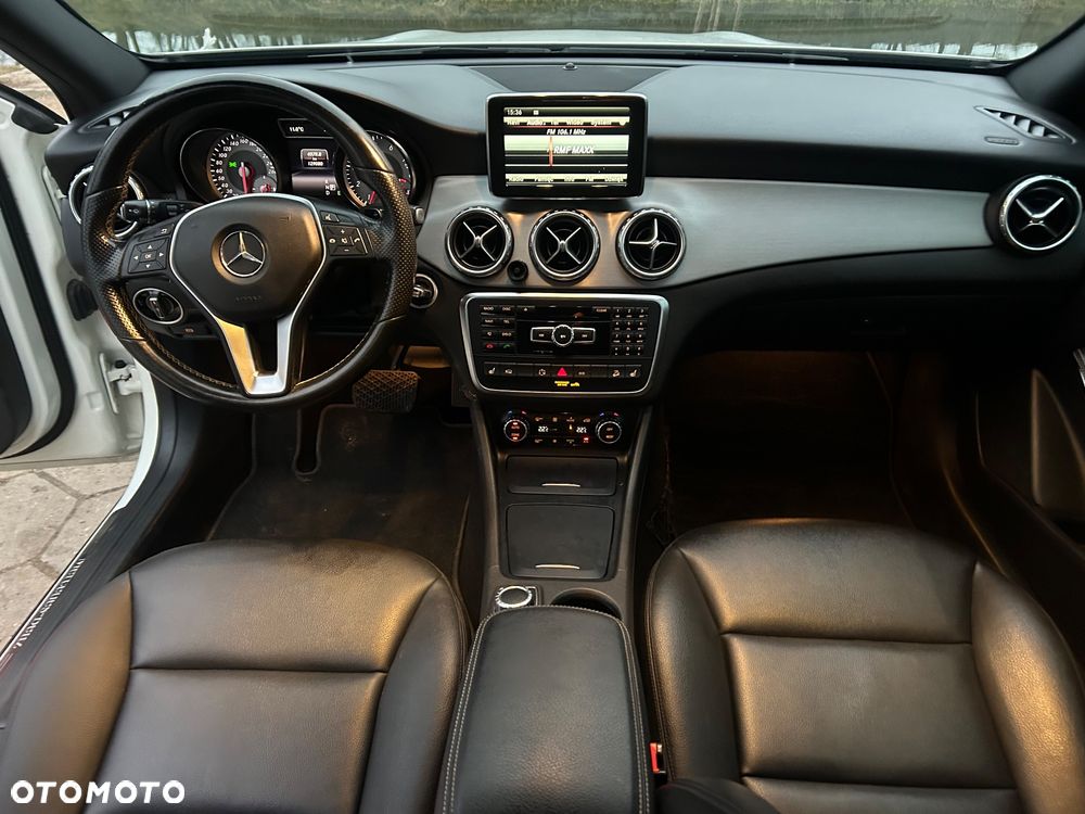 Mercedes-Benz GLA 250 4Matic 7G-DCT AMG Line - 20