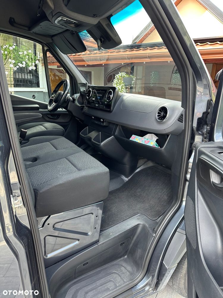 Mercedes-Benz Sprinter - 13