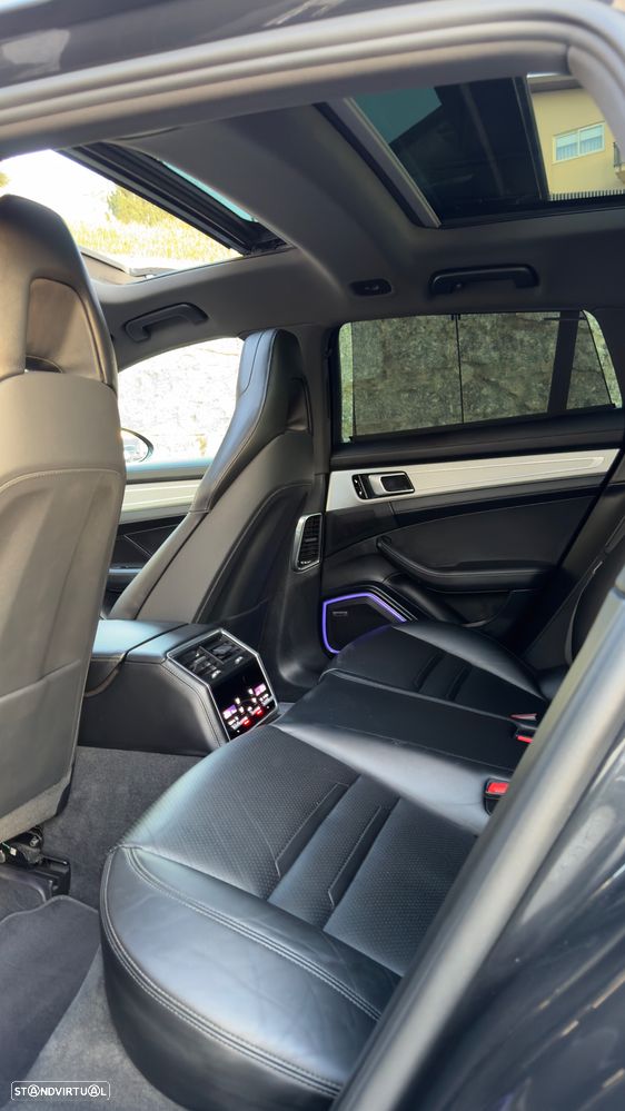 Porsche Panamera Sport Turismo 4 E-Hybrid - 11