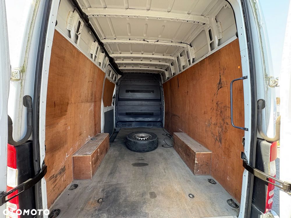 Mercedes-Benz Sprinter - 9