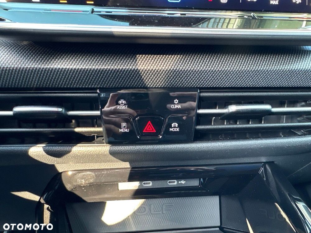 Volkswagen Golf - 34