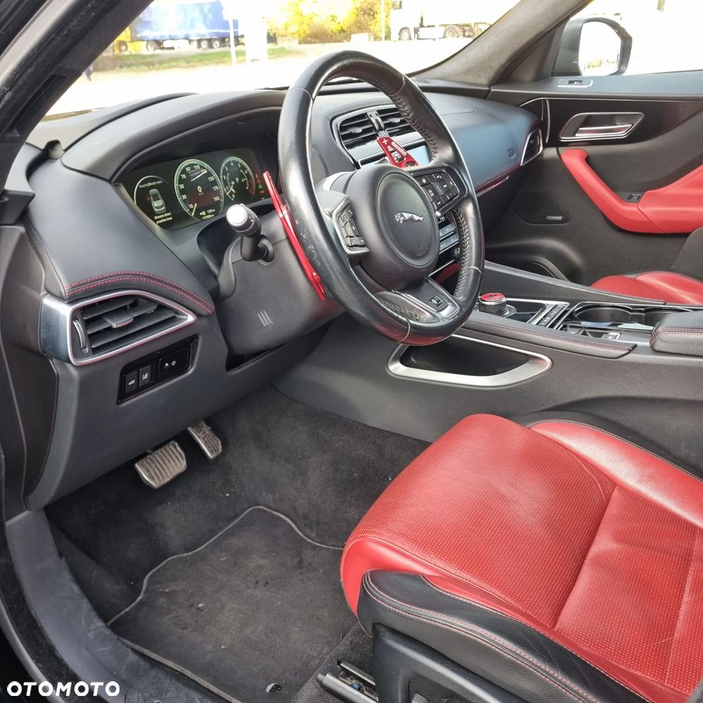 Jaguar F-Pace 35t AWD R-Sport - 8