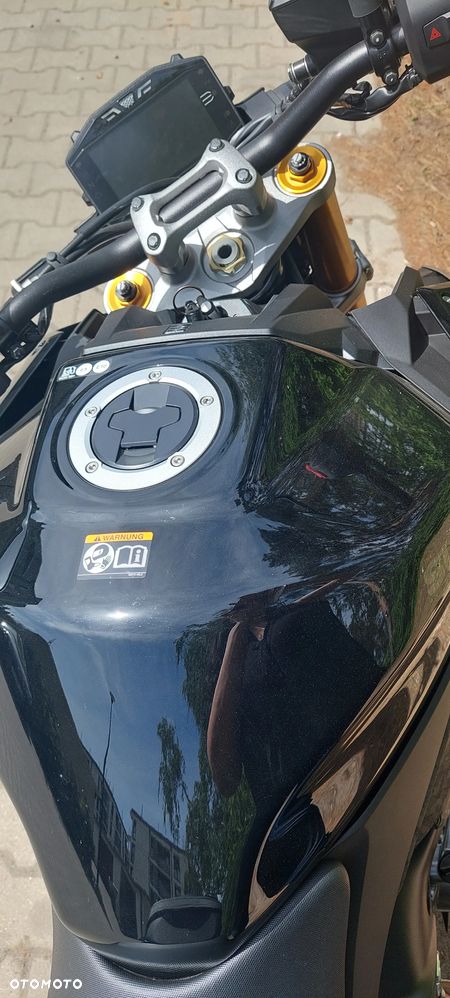 Suzuki GSX 1000 - 7