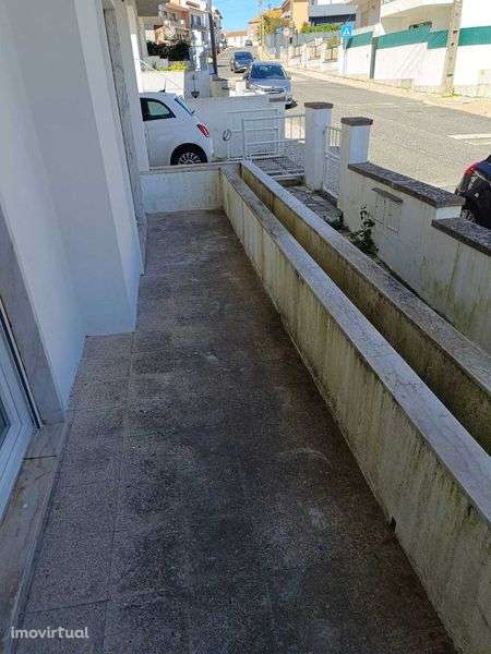 T2 com Garagem quintal e pequeno logradouro em S.Domingos de Rana - Grande imagem: 2/12