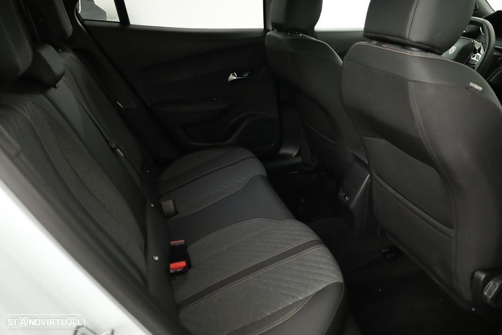 Peugeot e-2008 54 kWh Allure - 24
