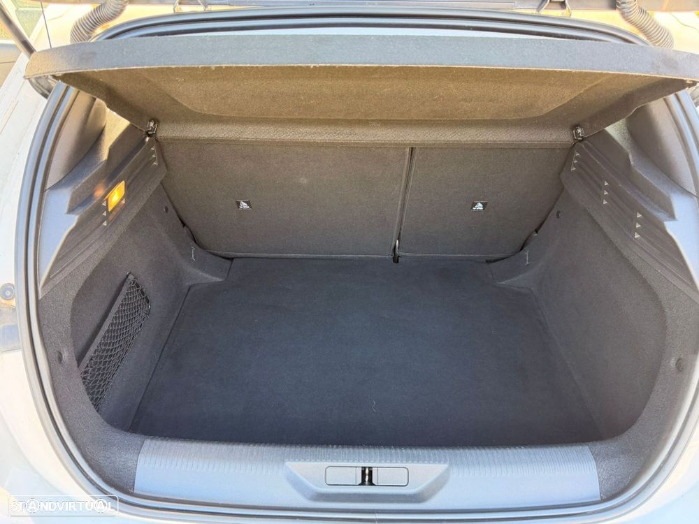 Peugeot 308 1.2 PureTech Allure EAT8 - 32