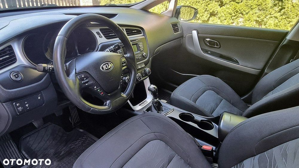 Kia Ceed - 11