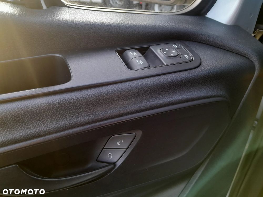 Mercedes-Benz Sprinter - 14