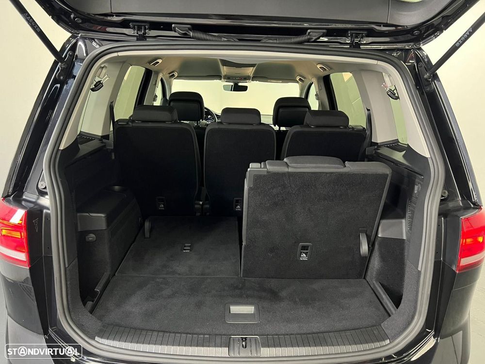 VW Touran 2.0 TDI Confortline - 23