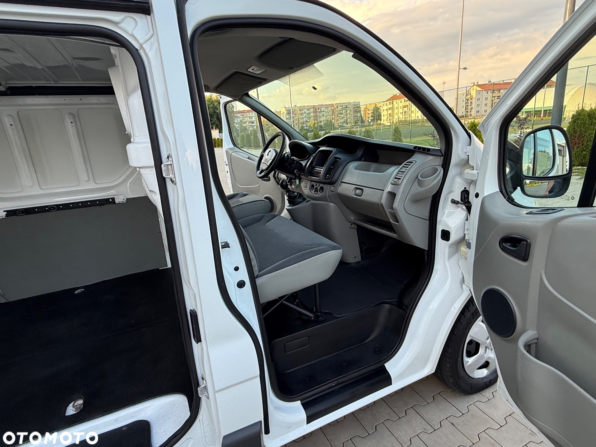 Opel Vivaro - 22