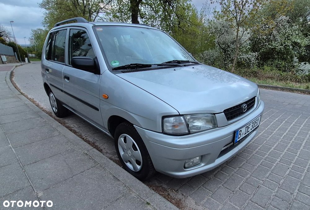 Mazda Demio - 1