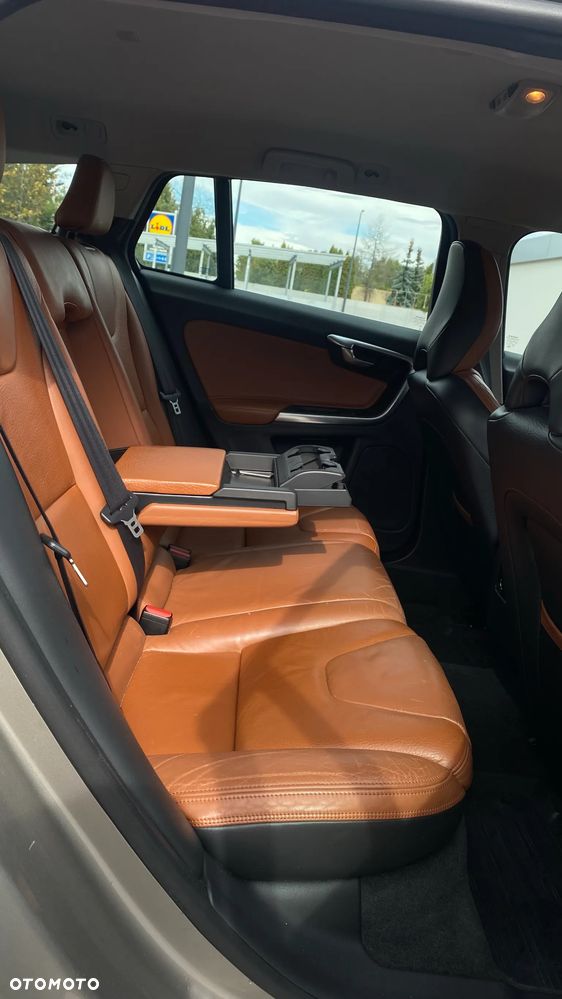 Volvo V60 T4 Summum - 19