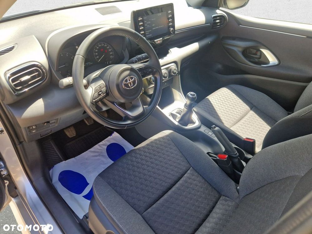 Toyota Yaris - 12