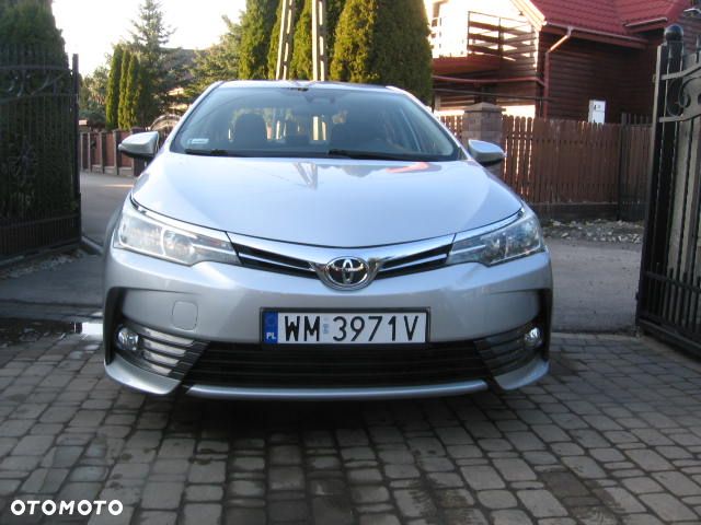 Toyota Corolla 1.6 Premium - 9